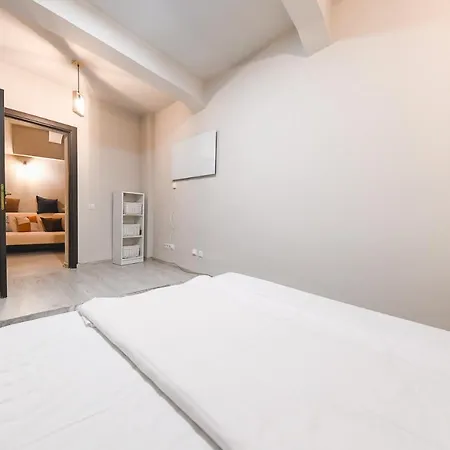 Two Bedroom Apartment In The City Center Apartman