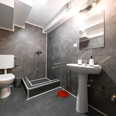 Two Bedroom Apartment In The City Center Kolozsvár