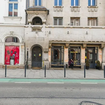 Two Bedroom Apartment In The City Center